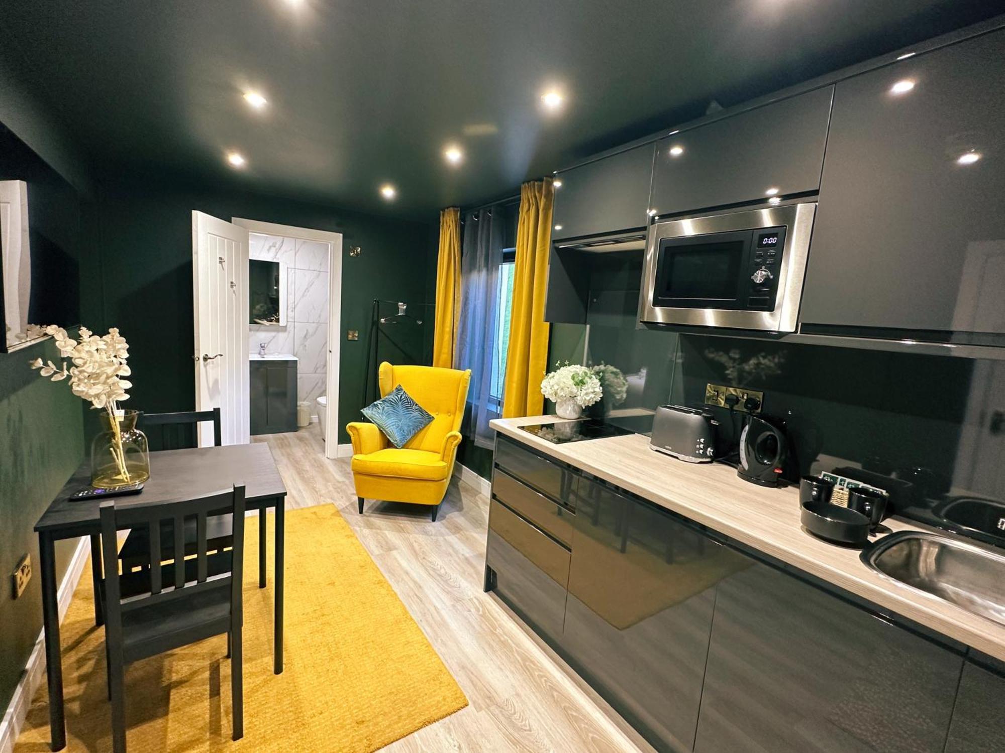 Sky City Apartments Coventry Bagian luar foto