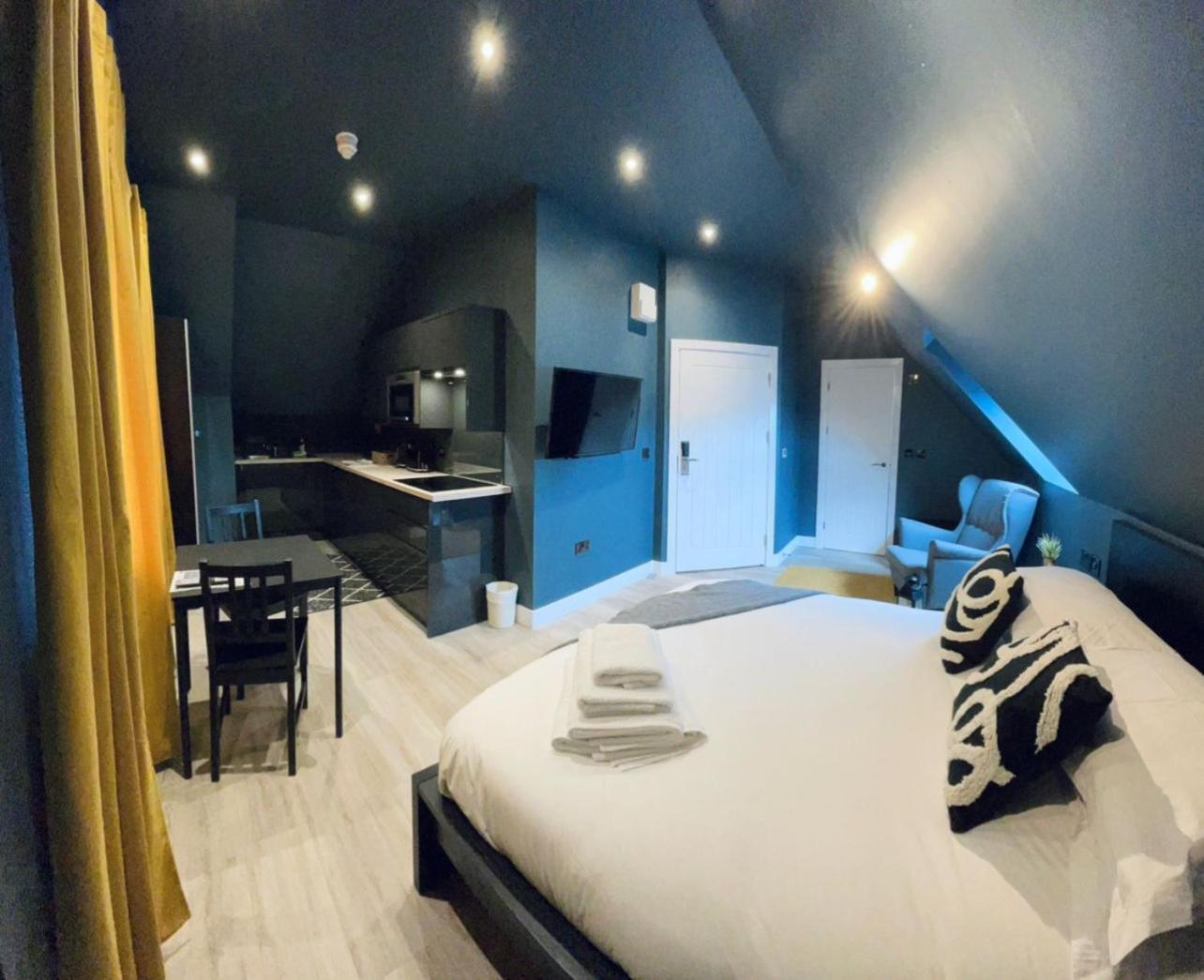Sky City Apartments Coventry Bagian luar foto
