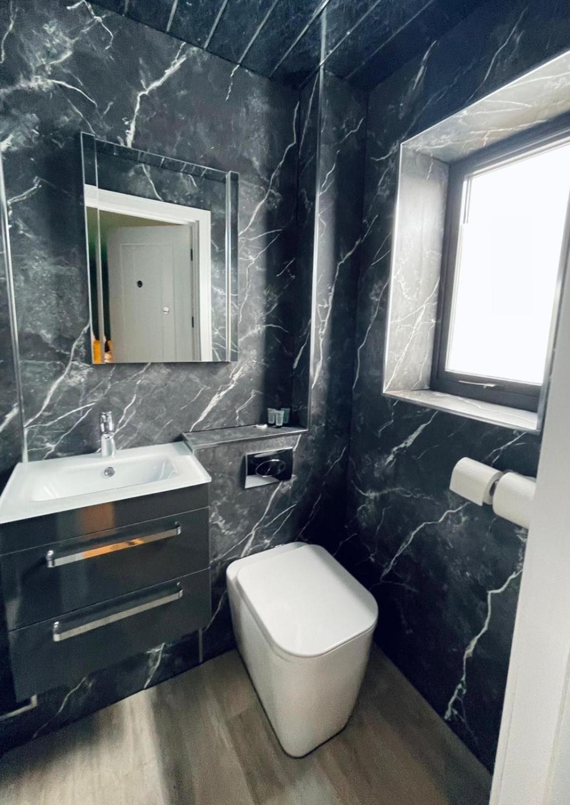 Sky City Apartments Coventry Bagian luar foto